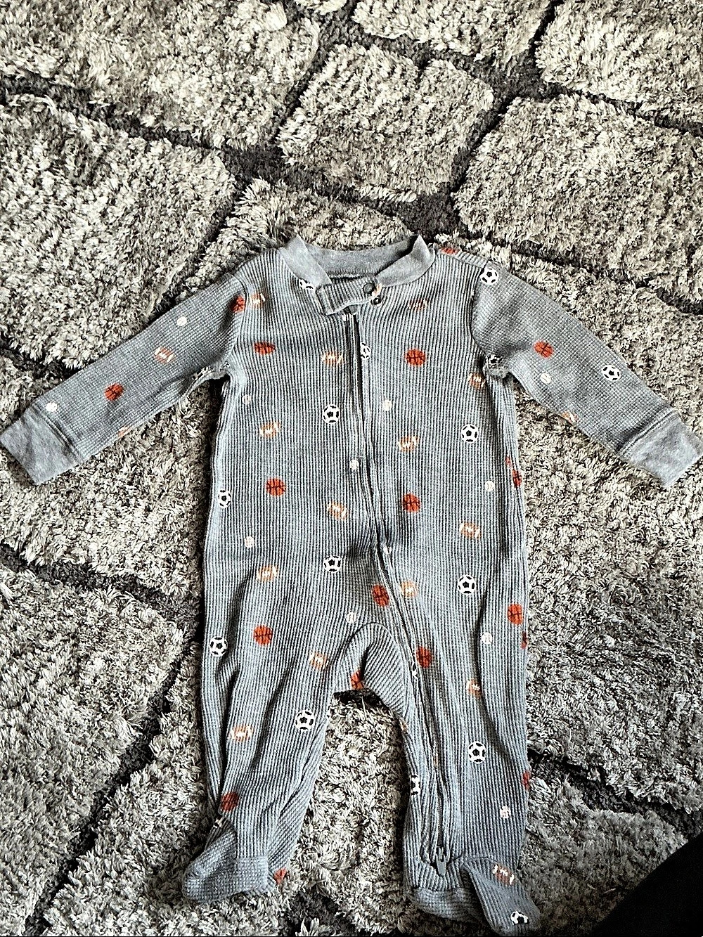 Carter's Baby Gray & Orange Footie Size 6M